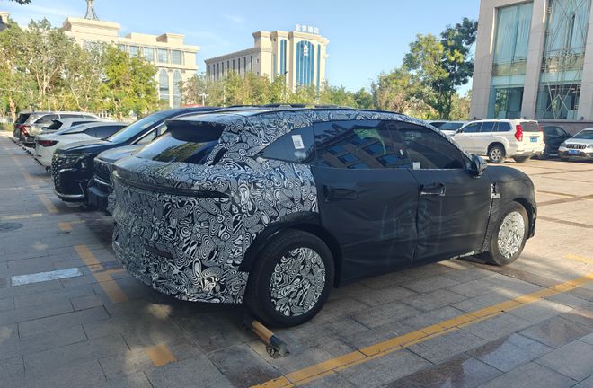 【E汽车】极氪CX1E最新谍照曝光(图2)