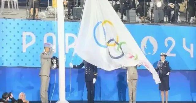 kaiyun：都2024了怎么周鸿祎的手还能被车门夹？(图13)