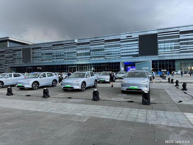 1098万起吉利银河E5上市纯电SUV拼价格拼品质能成为爆款吗？(图2)