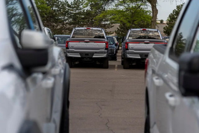 福特F-150猛禽R击中测功机？更有R版中期改款车型来袭(图2)