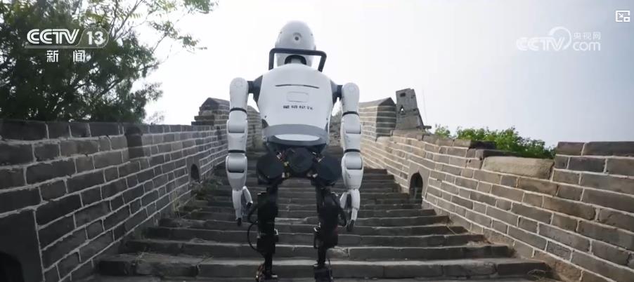 科技竞争和经济发展新引擎人形机器人“跑步”入场(图1)