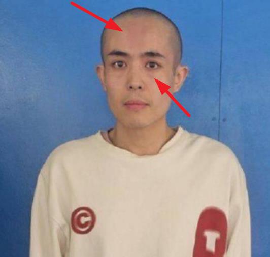 演员星星在缅北照片公开：眼神空洞表情恐惧蜷缩着身子精神差(图3)