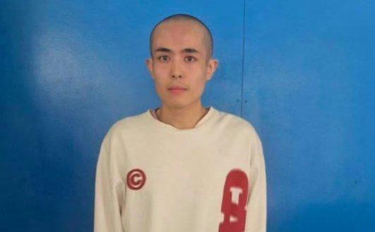 演员星星在缅北照片公开：眼神空洞表情恐惧蜷缩着身子精神差(图1)