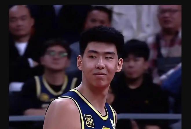广东3消息！杜锋深夜开导徐杰洛夫顿玩自爆胡明轩回应威姆斯(图3)