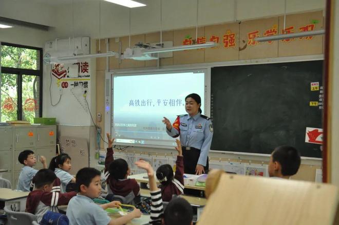 【一线传真】三向发力！杭州东站派出所“减负计划”全面铺开(图9)