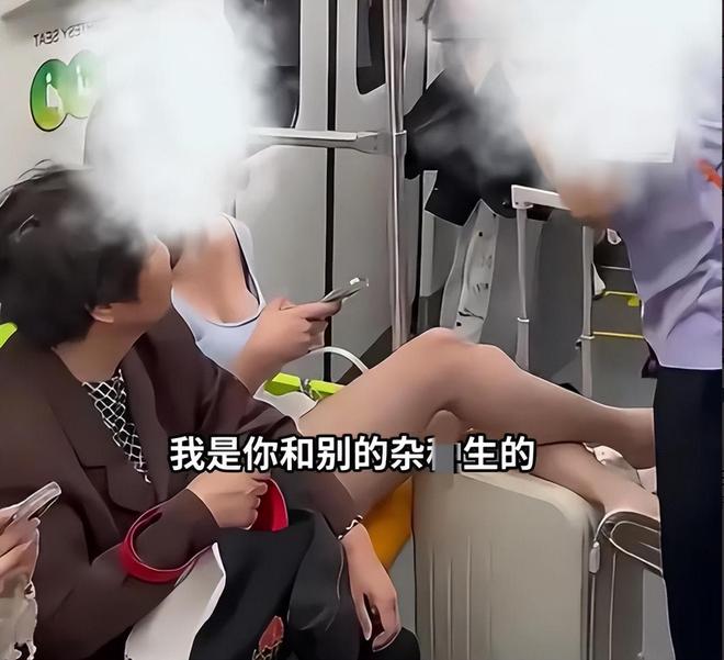 上海踢裆女被抓仍嚣张在派出所翘腿耍横照片曝光评论一边倒(图6)